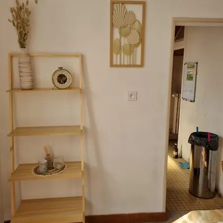 Maison Bord De Villa